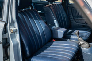 Image 31/38 of Mercedes-Benz 300 D (1981)