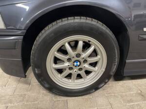 Bild 20/25 von BMW 318ti Compact (1997)