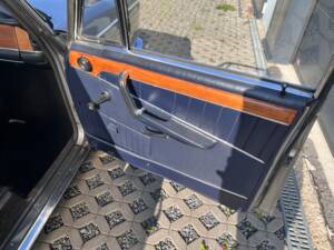 Image 25/30 of BMW 2000 tilux (1968)