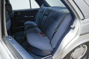 Image 12/25 of Mercedes-Benz 300 D (1985)