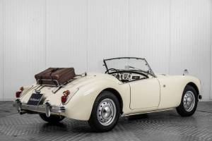 Immagine 2/50 di MG MGA 1600 (1961)