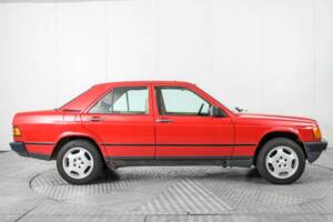 Obraz 10/50 pojazdu Mercedes-Benz 190 D (1986)