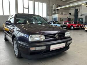 Bild 25/43 von Volkswagen Golf III 2.8 VR6 (1992)