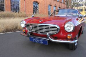 Image 2/17 of Volvo 1800 S (1964)