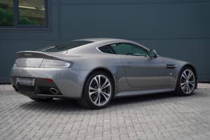 Immagine 3/50 di Aston Martin V12 Vantage (2012)