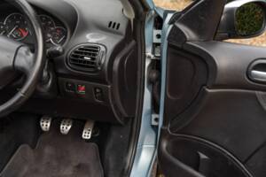 Immagine 23/40 di Peugeot 206 CC 1.6 16V (2003)