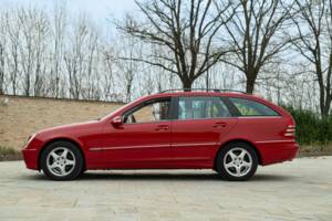 Immagine 4/50 di Mercedes-Benz C 220 CDI T (2003)