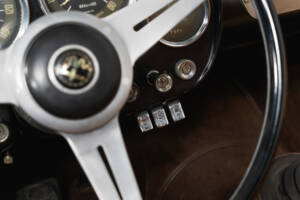 Bild 60/77 von Alfa Romeo 2000 Spider (1961)