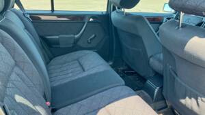 Bild 19/41 von Mercedes-Benz E 220 T (1995)