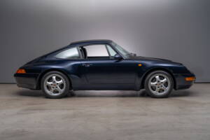 Image 6/24 of Porsche 911 Carrera (1993)