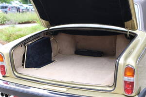 Image 18/37 de Rolls-Royce Silver Shadow II (1978)