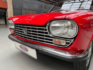 Image 36/39 of Peugeot 204 Convertible (1968)