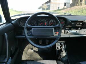 Afbeelding 19/20 van Porsche 911 Carrera 3.2 (1985)