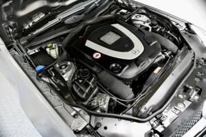 Imagen 27/50 de Mercedes-Benz SL 500 (2008)