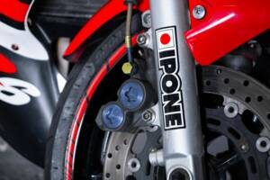 Image 28/49 of Yamaha YZF 600 R6 (1999)