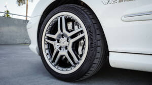 Image 24/51 of Mercedes-Benz S 65 AMG L (2004)