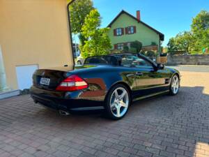 Image 6/7 of Mercedes-Benz SL 500 (2009)