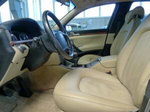 Imagen 35/42 de Lancia Thesis 2.4 (2002)