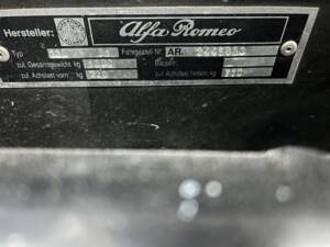 Image 27/35 de Alfa Romeo 2000 GT Veloce (1975)