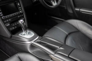Image 24/38 of Porsche 911 Carrera GTS (2011)