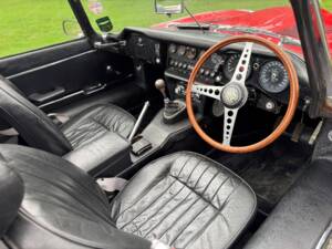 Image 18/29 de Jaguar E-Type (1969)