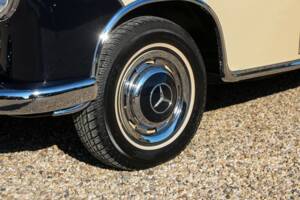 Imagen 25/50 de Mercedes-Benz 220 S Cabriolet (1956)