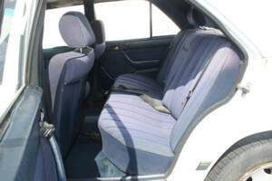 Image 5/10 of Mercedes-Benz 300 D (1985)