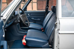 Afbeelding 21/63 van Mercedes-Benz 230&#x2F;6 (1974)