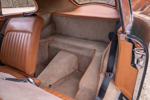Image 19/34 of Aston Martin DB 2 (1953)