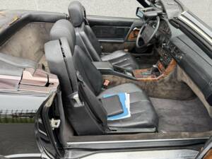 Image 19/44 of Mercedes-Benz 300 SL (1991)