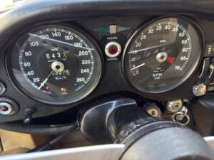 Bild 16/29 von Jaguar E-Type V12 (2+2) (1972)