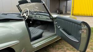 Image 17/25 of Mercedes-Benz 190 SL (1957)