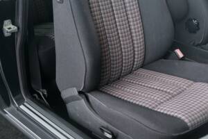 Bild 50/50 von Mercedes-Benz 300 CE (1991)