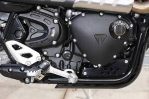 Afbeelding 11/50 van Triumph Scrambler 1200 Bond Edition (2020)
