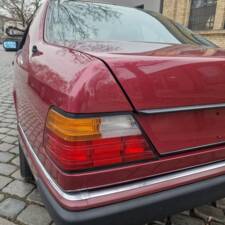Immagine 57/162 di Mercedes-Benz 230 CE (1989)
