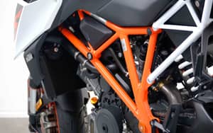 Image 61/83 of KTM 1290 Super Duke R (2018)
