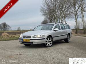 Image 1/39 de Volvo V 70 XC 2.4T (2001)