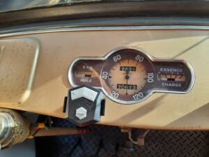Bild 18/19 von Renault 4 CV (1952)