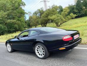 Image 4/14 of Jaguar XK8 4.0 (1999)