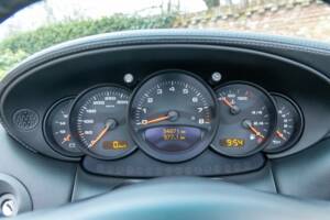 Image 33/50 of Porsche 911 Carrera 4S (2003)