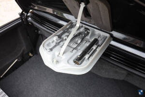 Bild 62/83 von BMW 325i (1990)