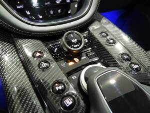 Image 9/15 of Aston Martin DBX707 (2022)