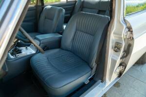 Image 46/50 of Jaguar XJ 6 4.2 (1970)