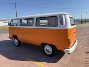 Image 7/8 of Volkswagen T2 Brasil Camper (1972)