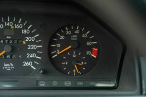 Image 42/49 of Mercedes-Benz 320 E (1993)