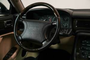 Image 10/50 of Jaguar XJR 4.0 (1995)