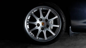 Image 35/35 de Porsche 911 Carrera 4 (2001)