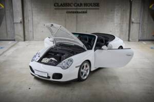 Imagen 5/98 de Porsche 911 Carrera 4S (2004)
