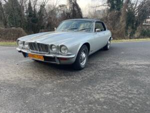 Image 3/20 de Jaguar XJ 6 C 4.2 (1975)