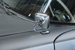 Image 45/49 of Mercedes-Benz 220 SE b (1962)